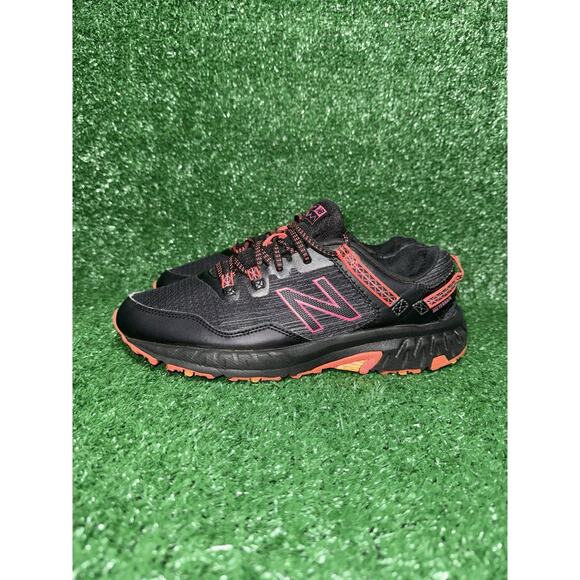 New Balance 410v6 Trail Shoe Women Size 8 Black Pink All Terrain Running Trainer - Picture 4 of 9